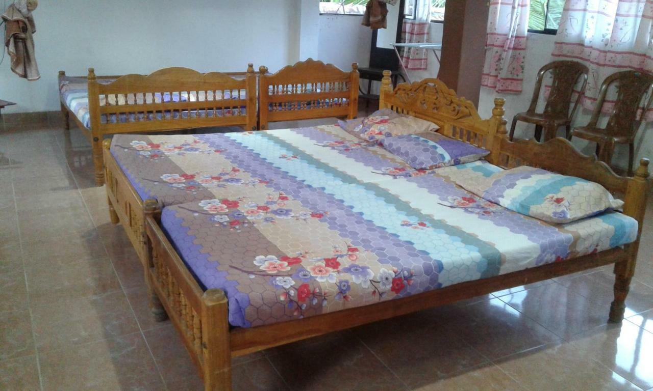 Kunam Beach Rest Inn Batticaloa Rom bilde